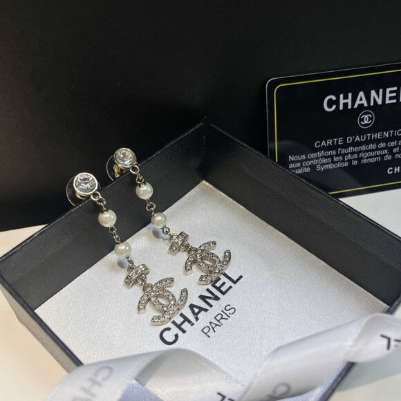 Chanel Earrings - Picture 4 of 6